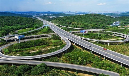 道真钢筋套筒应用于高速公路